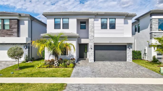 8371 Essex Country Club Dr, Boca Raton FL 33434