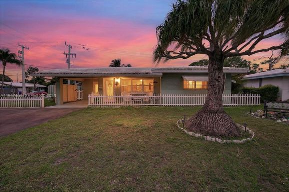 150 SE 5th Ct, Pompano Beach FL 33060
