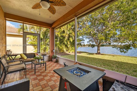 9922 SW Glenbrook Dr, Port St. Lucie FL 34987