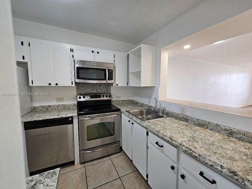 441 NE 195th St # 105, Miami FL 33179