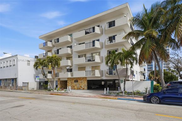 6965 Harding Ave # 404, Miami Beach FL 33141