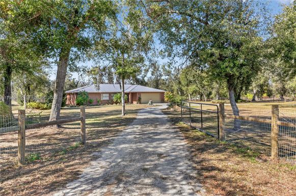 3019 SE CREEKWOOD TER, Other City - In The State Of Florida FL 34266
