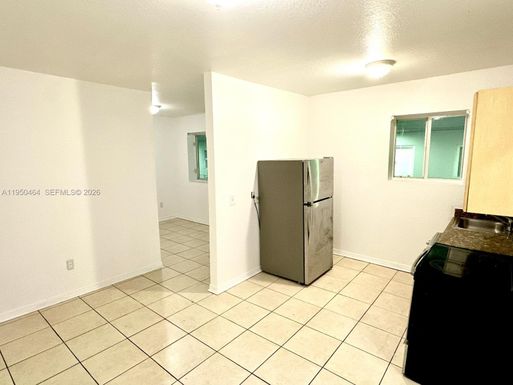 1021 NW 3rd st # 307, Miami FL 33128