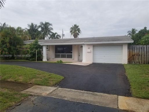 317 SE 7th Ave, Deerfield Beach FL 33441