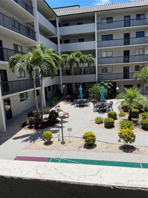 2121 COLLIER Ave # 215, Fort Myers FL 33901