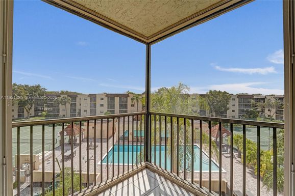 10501 W Broward Blvd # 406, Plantation FL 33324