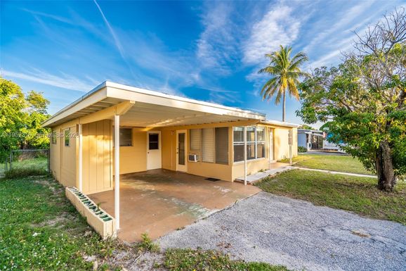 5196 NE 19th Ave, Pompano Beach FL 33064