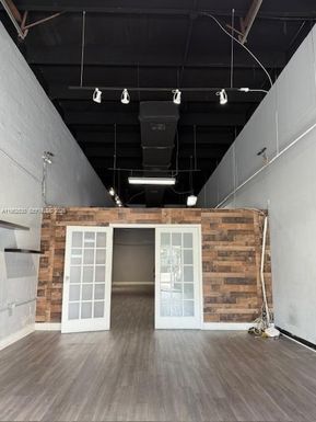 527 SW 12th Ave, Miami FL 33130