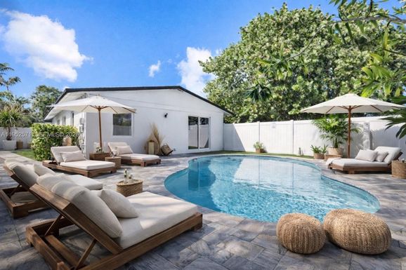 416 NE 29th St, Wilton Manors FL 33334