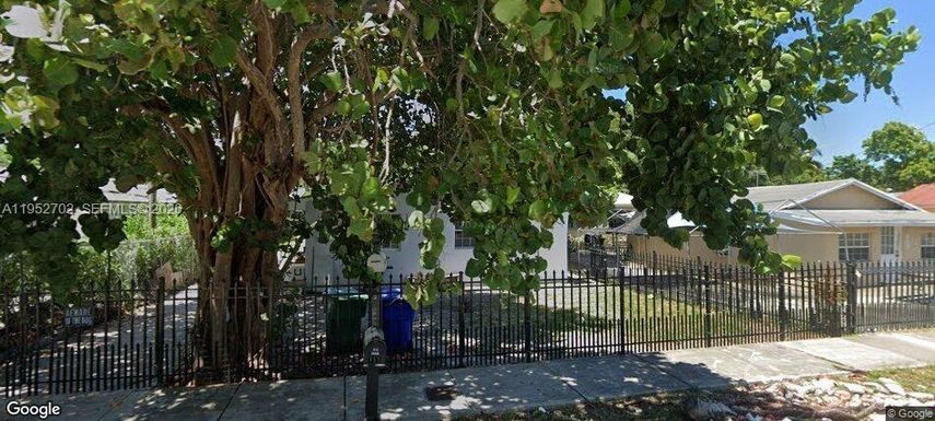 153 NW 42nd St, Miami FL 33127