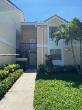 5841 Riverside Dr, Coral Springs FL 33067