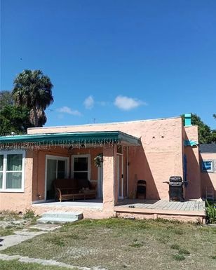 2405 Sunrise Blvd, Fort Pierce FL 34982