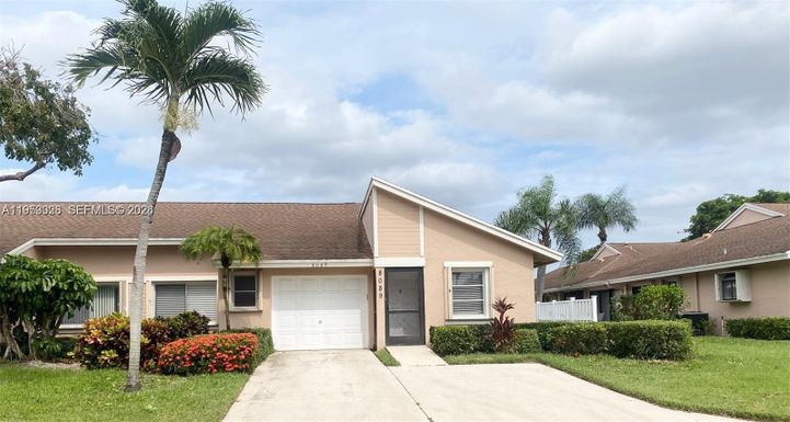 8089 Sweetbriar Way, Boca Raton FL 33496