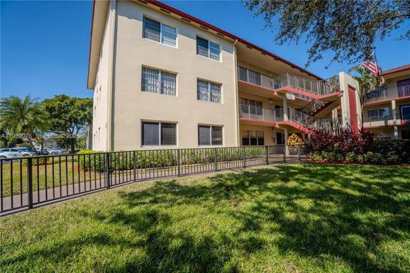 251 SW 134th Way # 302M, Pembroke Pines FL 33027
