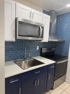 2905 Pierce St # 14, Hollywood FL 33020