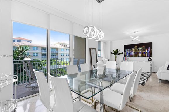 99 SE Mizner Blvd, Boca Raton FL 33432