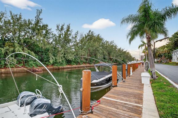 6471 Bay Club Dr # 3, Fort Lauderdale FL 33308