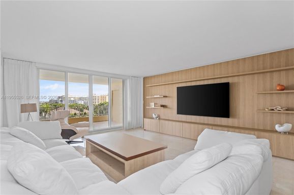 765 Crandon Blvd # 506, Key Biscayne FL 33149