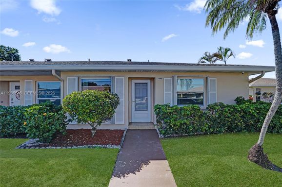 8914 Belle Aire Dr, Boca Raton FL 33433