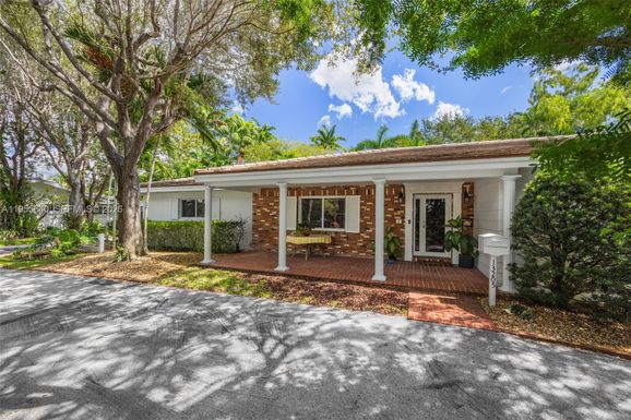 13205 SW 71st Ave, Pinecrest FL 33156