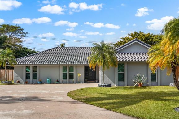 6975 Bianchini Circle, Boca Raton FL 33433