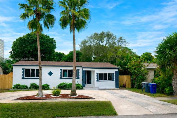 136 N Evergreen Dr, Lake Park FL 33403