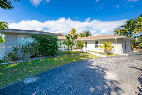 416 N Rainbow Dr, Hollywood FL 33021