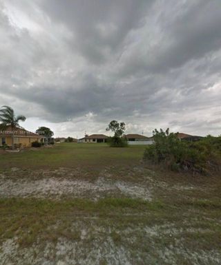 2223 embers pkwy w, Cape Coral FL 33993