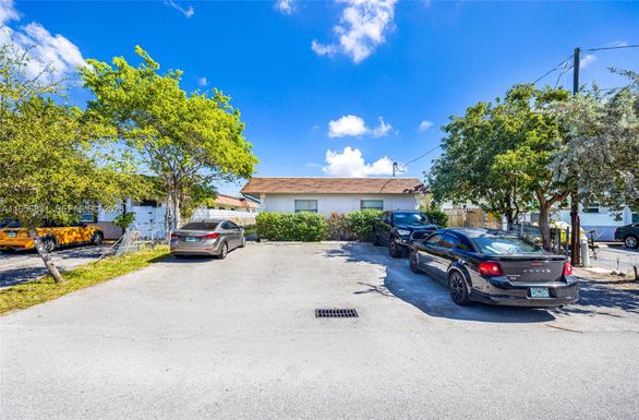 240 SE 9th Ave, Pompano Beach FL 33060