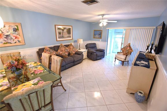 2750 E Emory Dr # H, West Palm Beach FL 33415