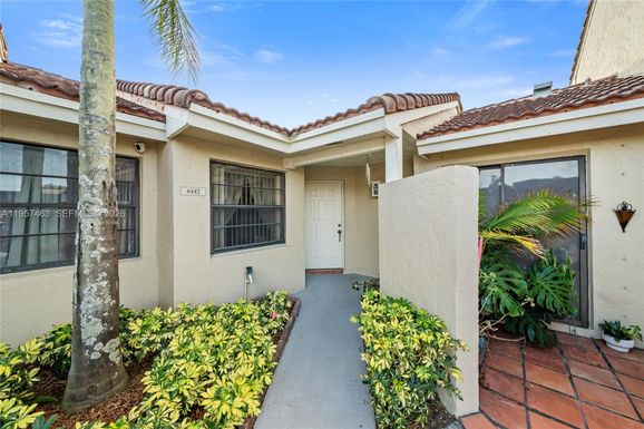 6442 NW 170th Ter, Hialeah FL 33015