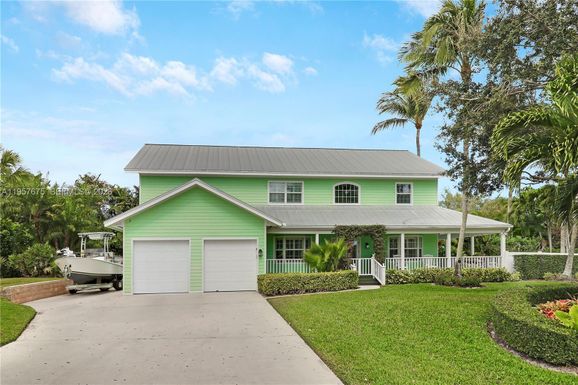 8445 SE Bayberry Ter, Hobe Sound FL 33455