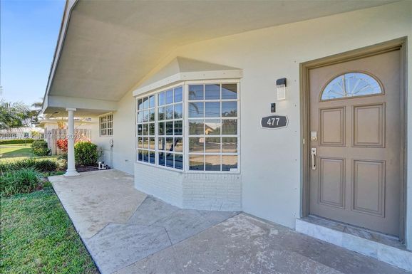 477 SE 17th Ter, Deerfield Beach FL 33441
