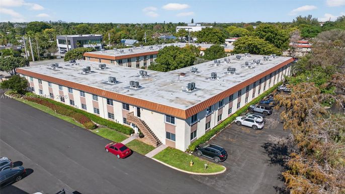 9 NE 19th Ct # 104C, Wilton Manors FL 33305