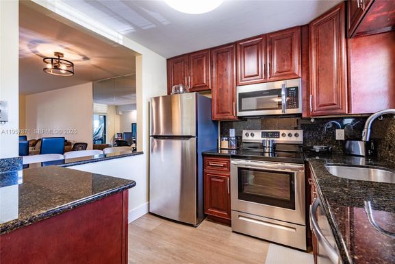 9355 SW 8th St # 105, Boca Raton FL 33428