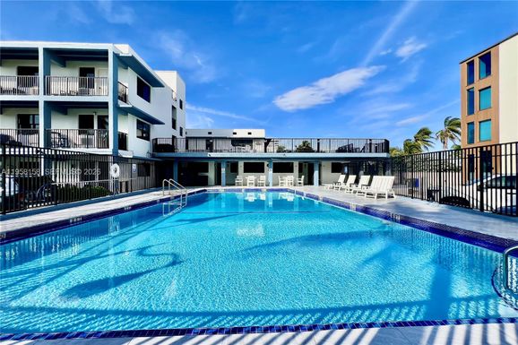 322 Harding St # B203, Hollywood FL 33019