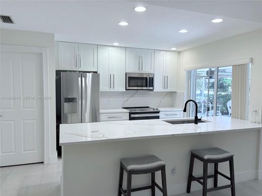 803 Silverleaf Oak Ct, Palm Beach Gardens FL 33410