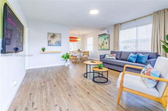 2748 NE 32nd St # 7, Fort Lauderdale FL 33306