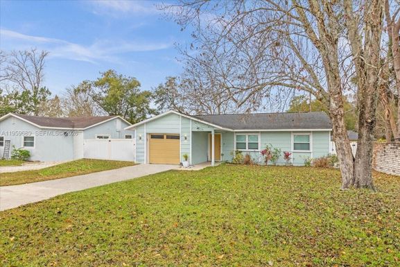 2536 el portal, Sanford FL 32773