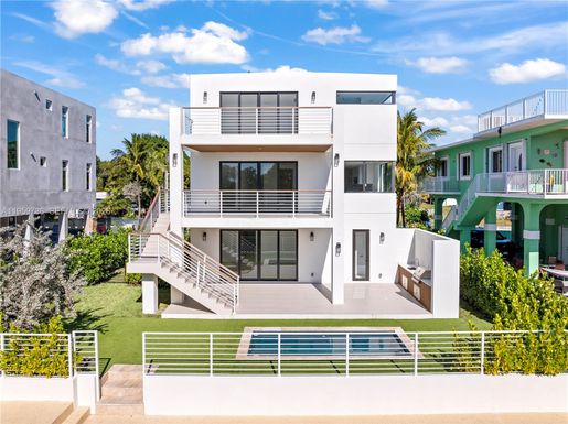 124 Orchid St, Plantation Key FL 33070