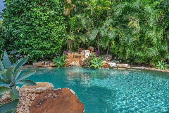 1023 Polk St, Hollywood FL 33019