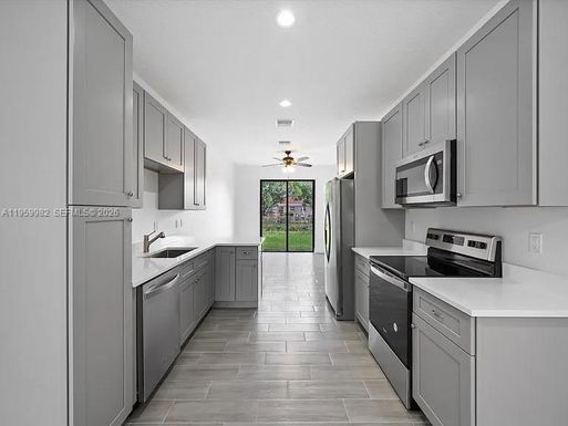 141 W 16th St, Riviera Beach FL 33404