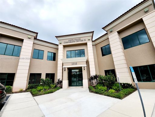 1016 Collier Center Way # 106, Naples FL 34110