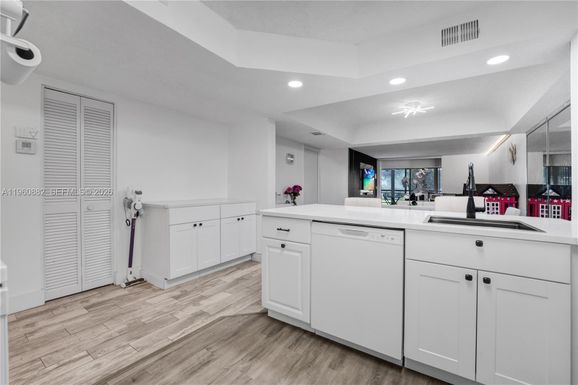 23380 Carolwood Ln # 205, Boca Raton FL 33428