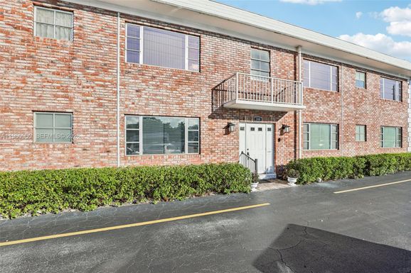 310 S Cypress Rd # 730, Pompano Beach FL 33060