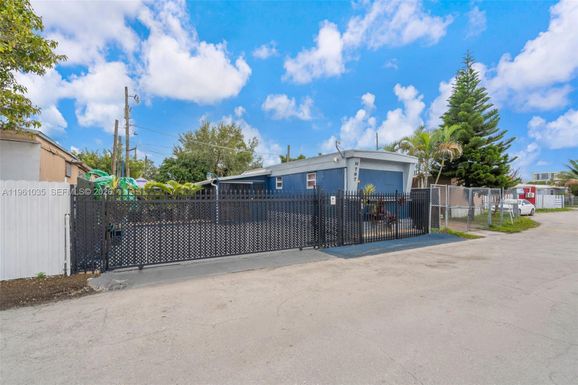 4111 NW 37th Ave  H707, Miami FL 33142