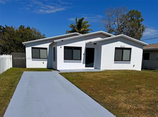 5111 SW 23rd St, West Park FL 33023