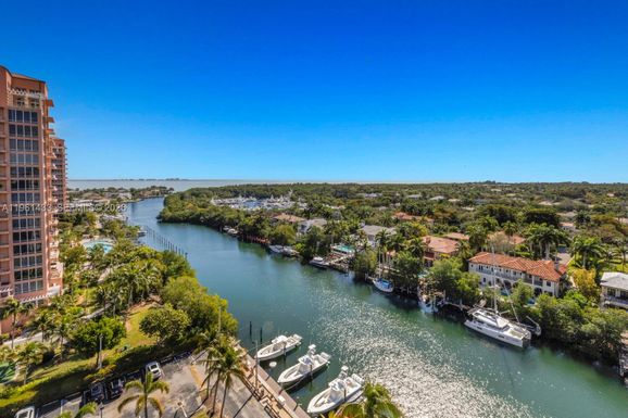 90 Edgewater Dr, Coral Gables FL 33133