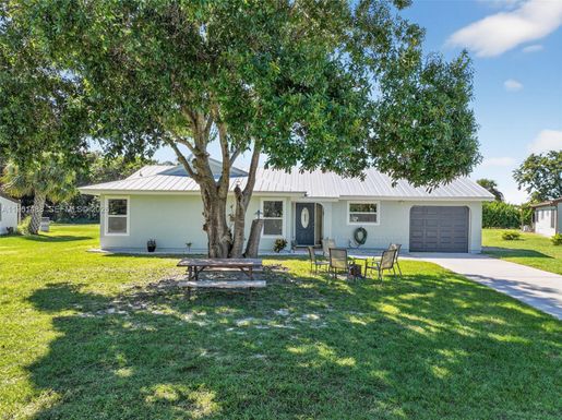 1610 SE Burning Ln, Port St. Lucie FL 34952