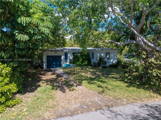 301 Redwood Ln, Key Biscayne FL 33149